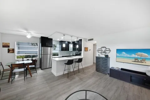 $194,000 | 21 Normandy A, Delray Beach, FL 33484