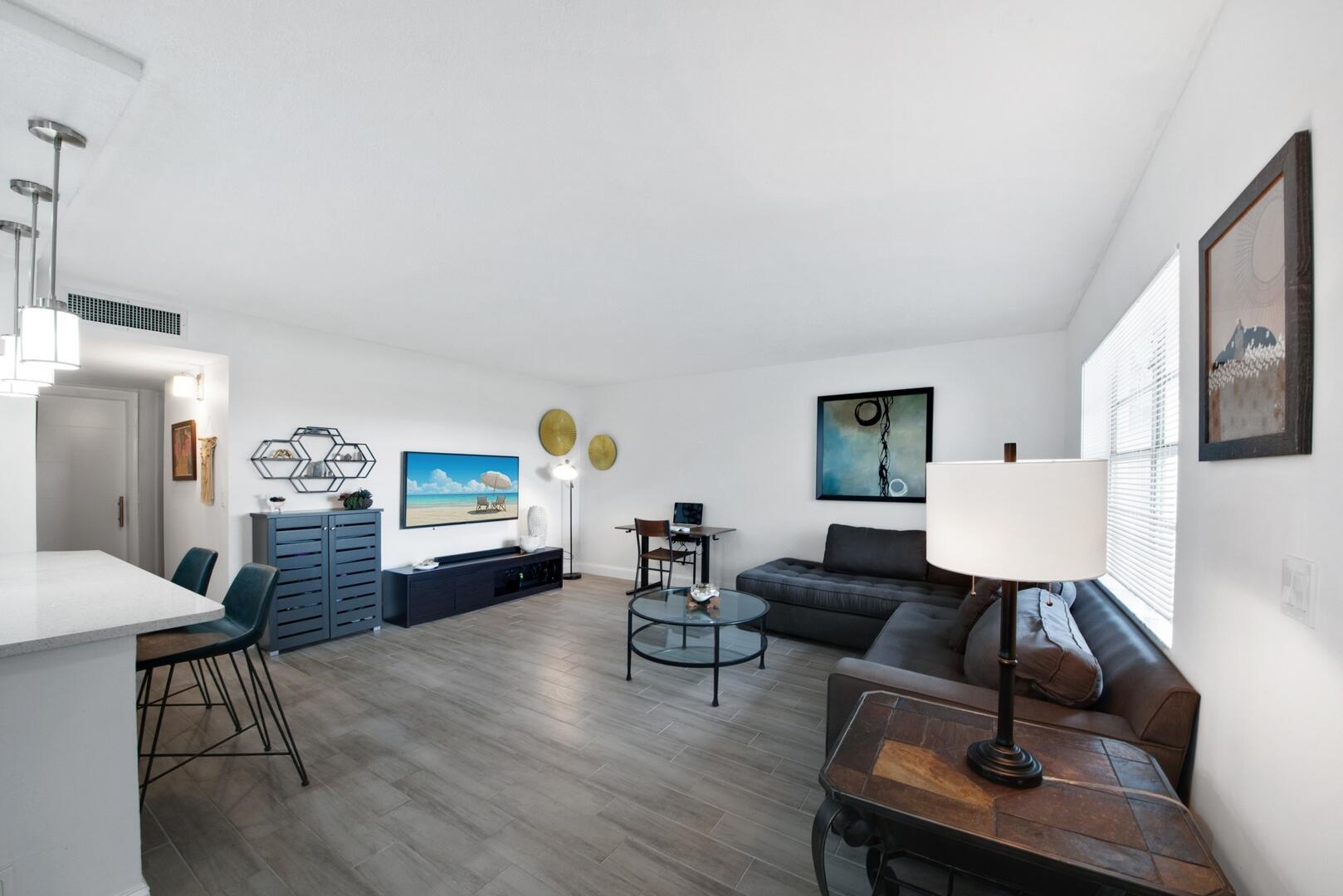 21 Normandy A Delray Beach, FL 33484 - Photo 14 of 32 living room