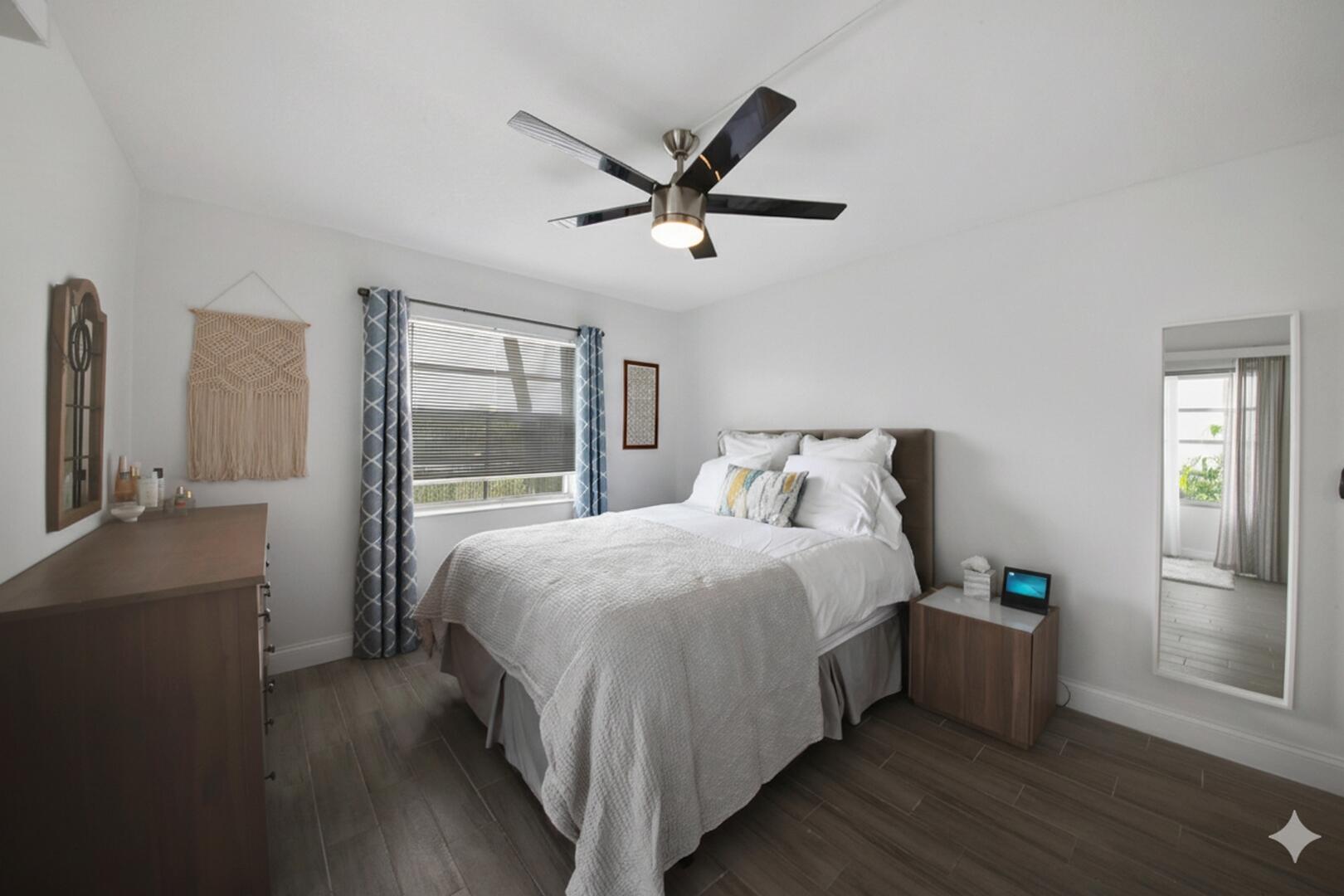 21 Normandy A Delray Beach, FL 33484 - Photo 20 of 32 2nd bedroom