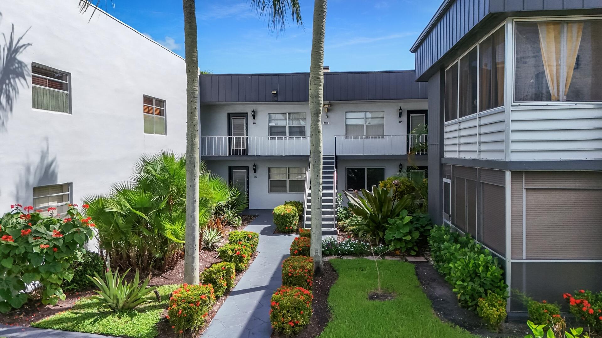 21 Normandy A Delray Beach, FL 33484 - Photo 27 of 32 exterior building