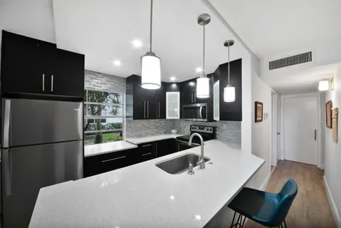 $194,000 | 21 Normandy A, Delray Beach, FL 33484