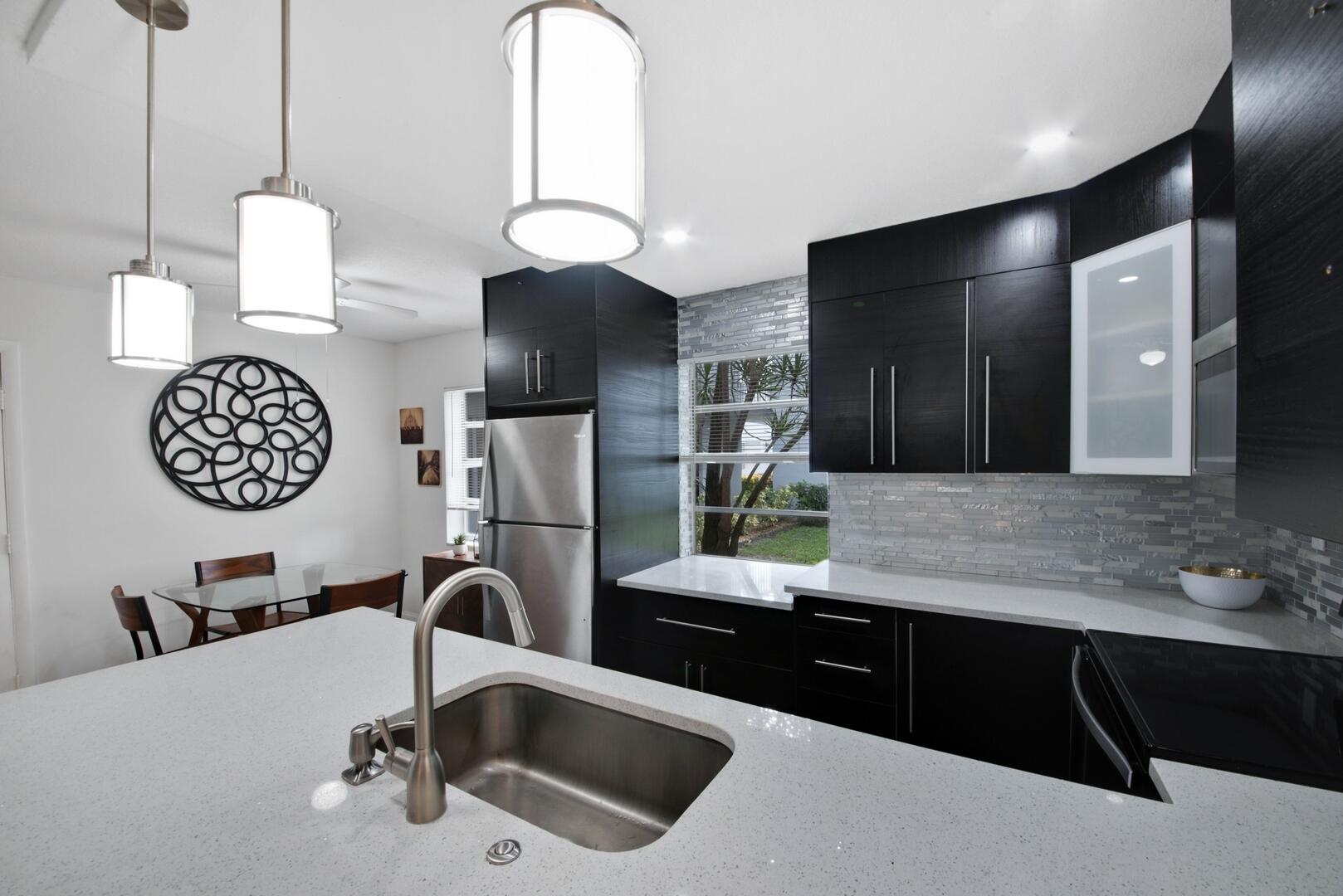 21 Normandy A Delray Beach, FL 33484 - Photo 9 of 32 kitchen/dining