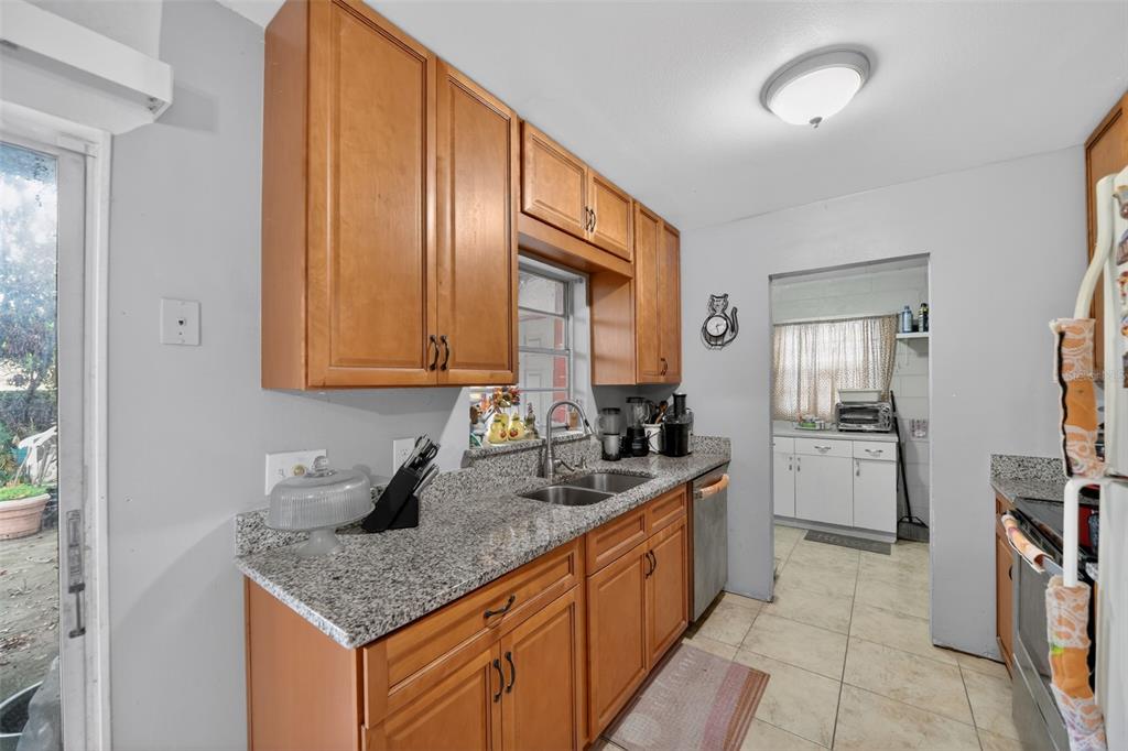 470 Wurst Road Ocoee, FL 34761 - Photo 2 of 30