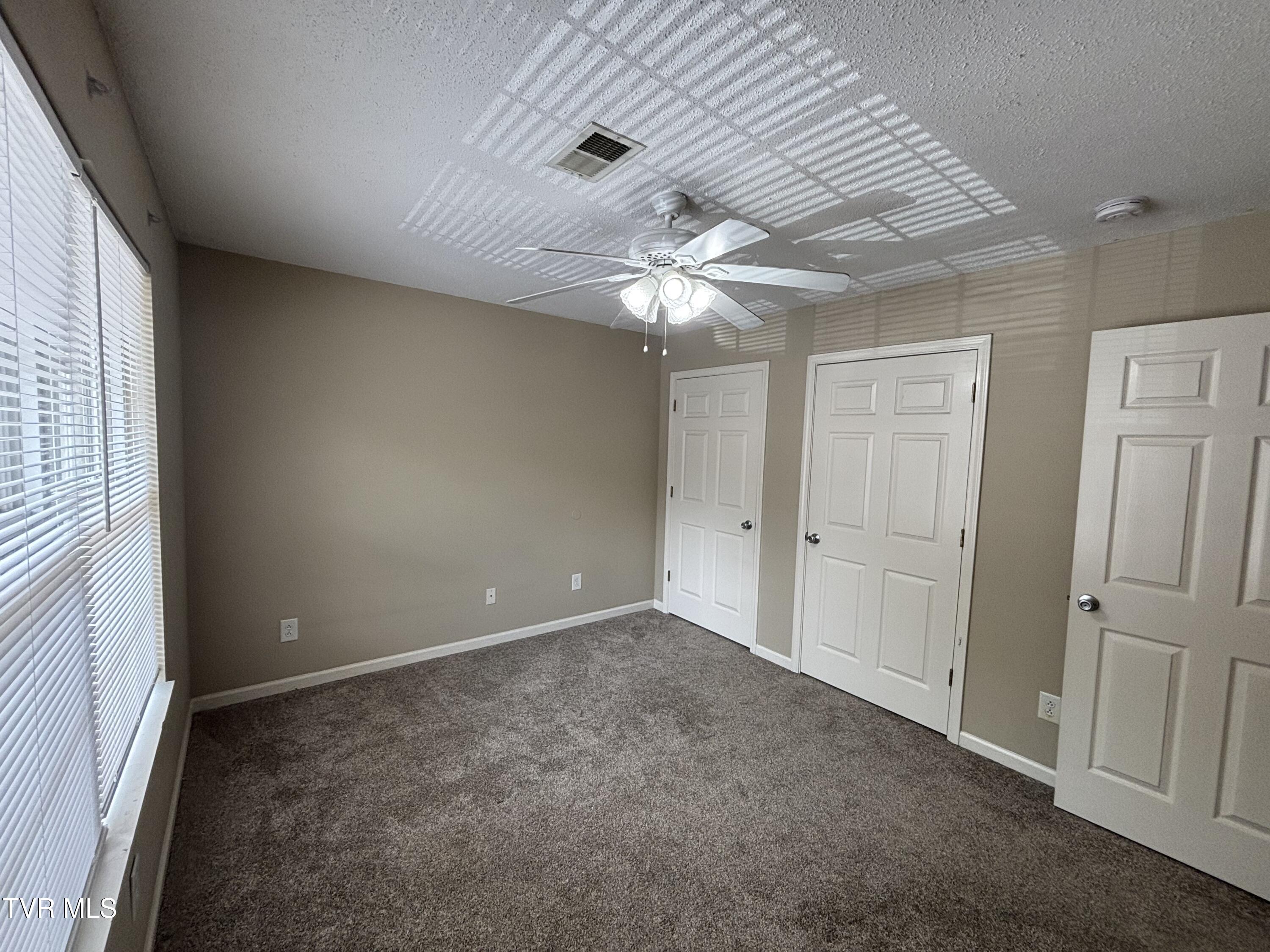2822 Plymouth Road, Unit 2 Johnson City, TN 37601 - Photo 25 of 27 IMG_4004