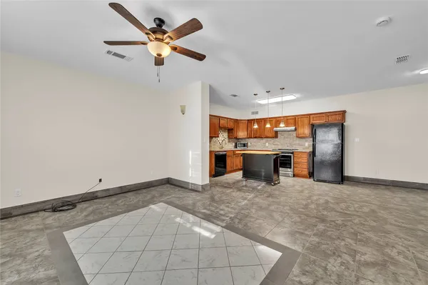 $1,700 | 170 Interstate Drive, Buda, TX 78610