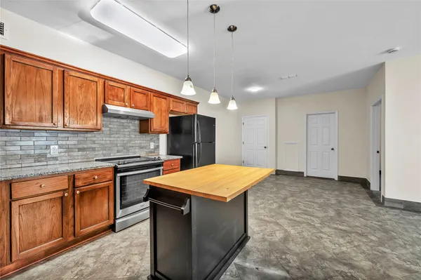 $1,700 | 170 Interstate Drive, Buda, TX 78610