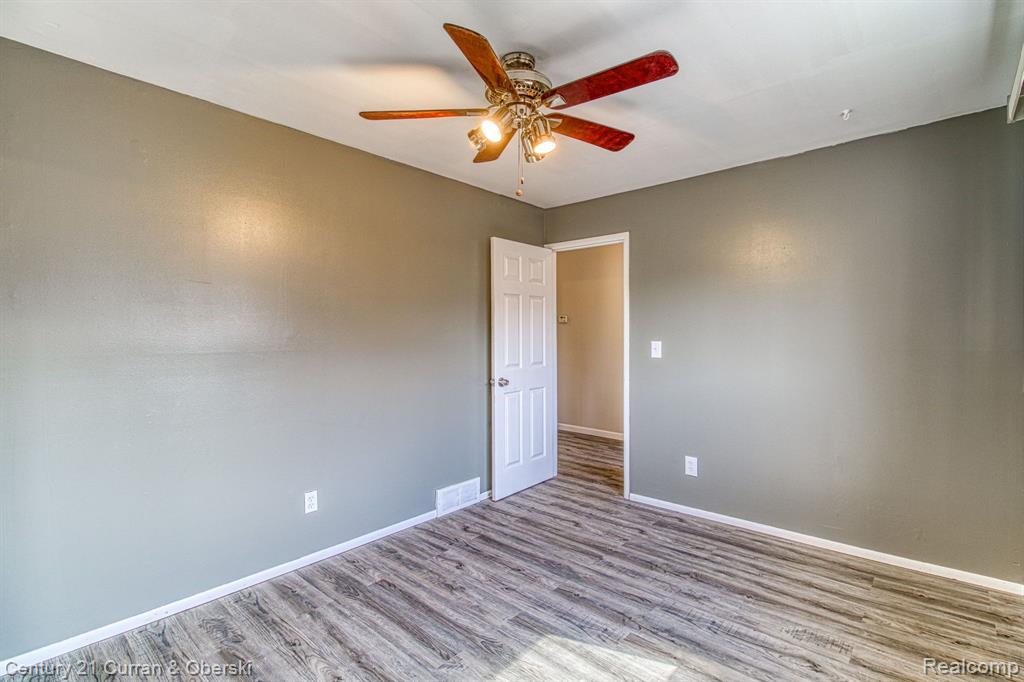 32844 Joy Road Livonia, MI 48150 - Photo 9 of 25 Gallery Image 9
