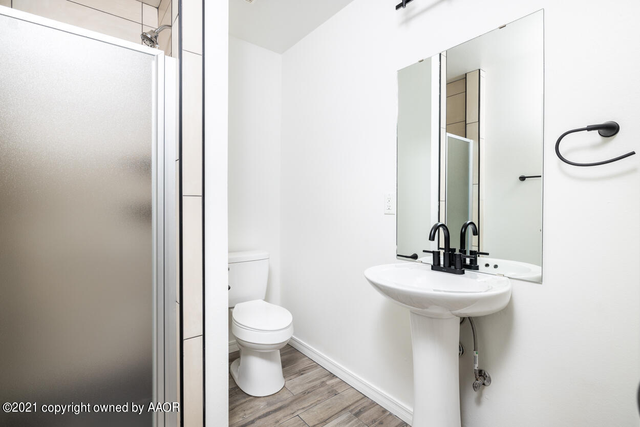 19500 Saddleback Road Amarillo, TX 79119 - Photo 26 of 41 Front Bathroom