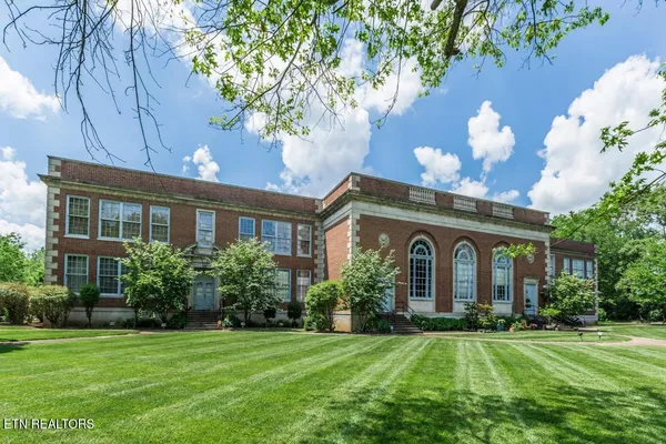 $325,000 | 523 North Bertrand Street, Unit 305, Knoxville, TN 37917