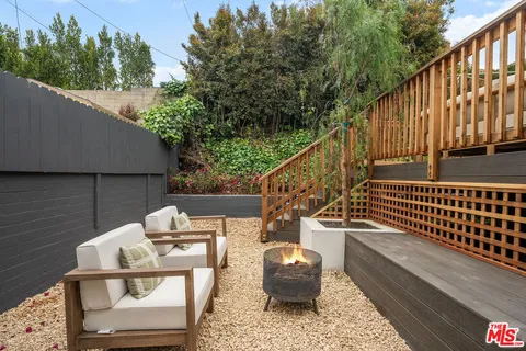 $1,699,000 | 5215 Parkglen Avenue, Los Angeles, CA 90043