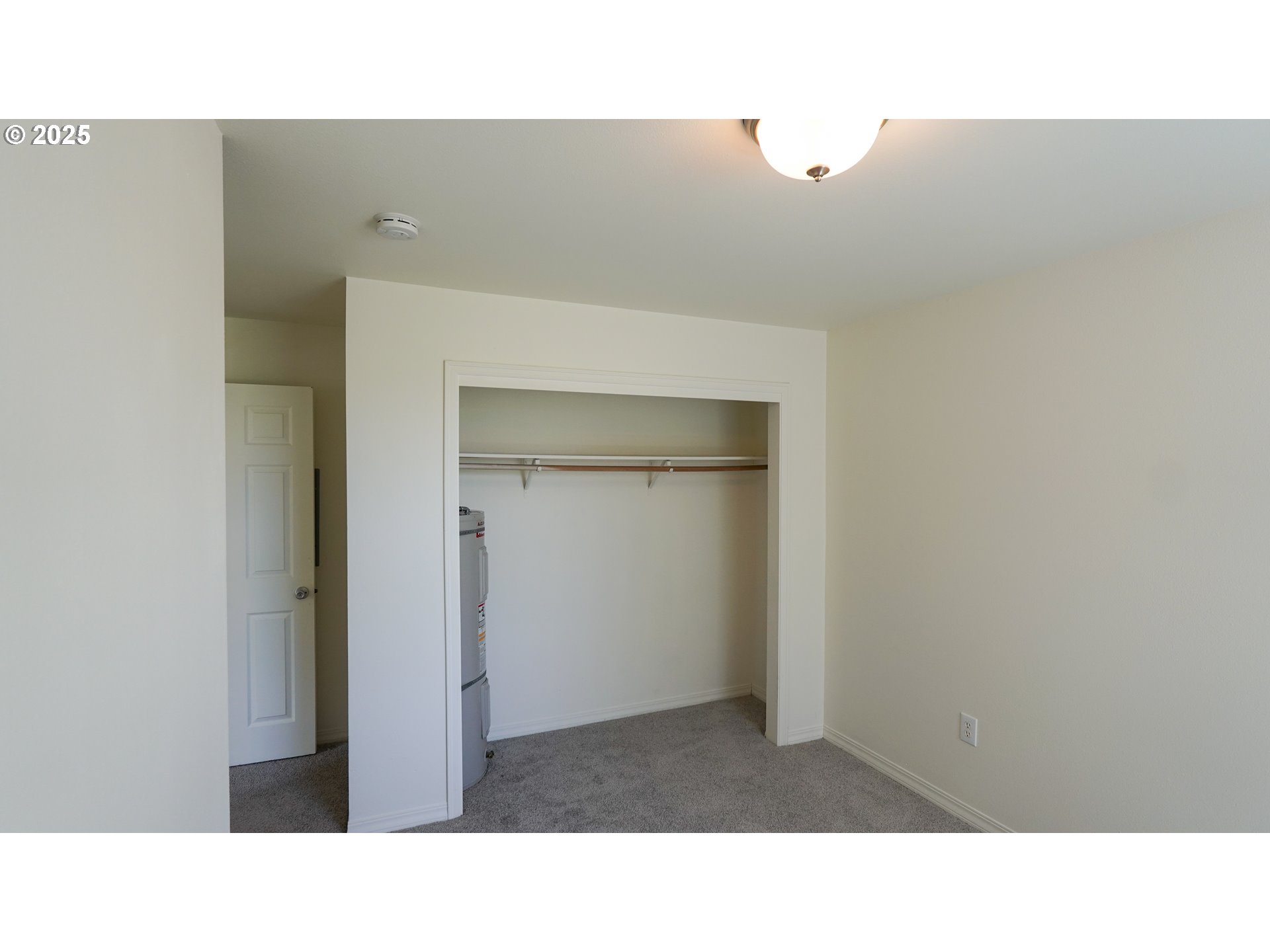 9234 Southeast Division Street, Unit 110 Portland, OR 97266 - Photo 24 of 27