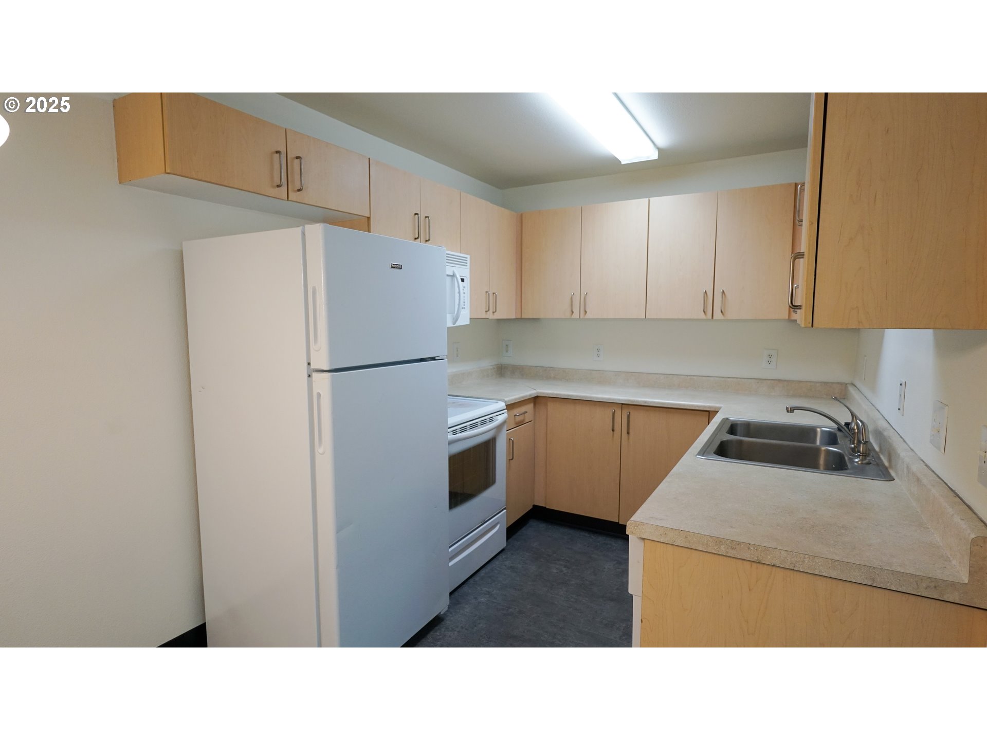 9234 Southeast Division Street, Unit 110 Portland, OR 97266 - Photo 3 of 27