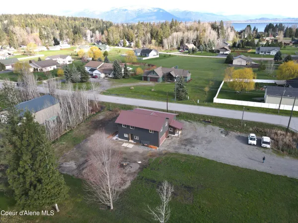 $718,500 | 9 East Comeback Bay Lane, Sagle, ID 83860