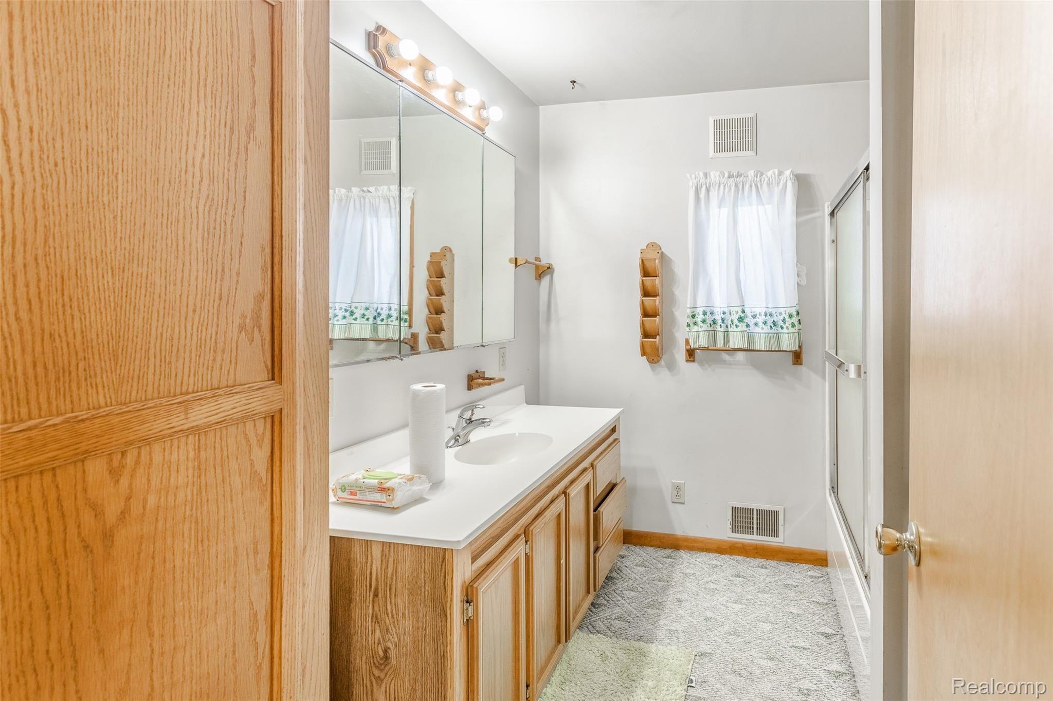 5072 North Lake Road Columbiaville, MI 48421 - Photo 13 of 29 NLakerd-16.jpg