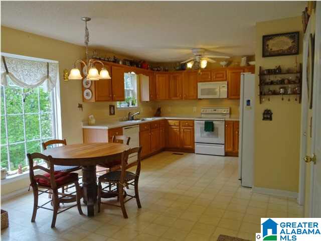 1014 Crest Road Leeds, AL 35094 - Photo 5 of 32
