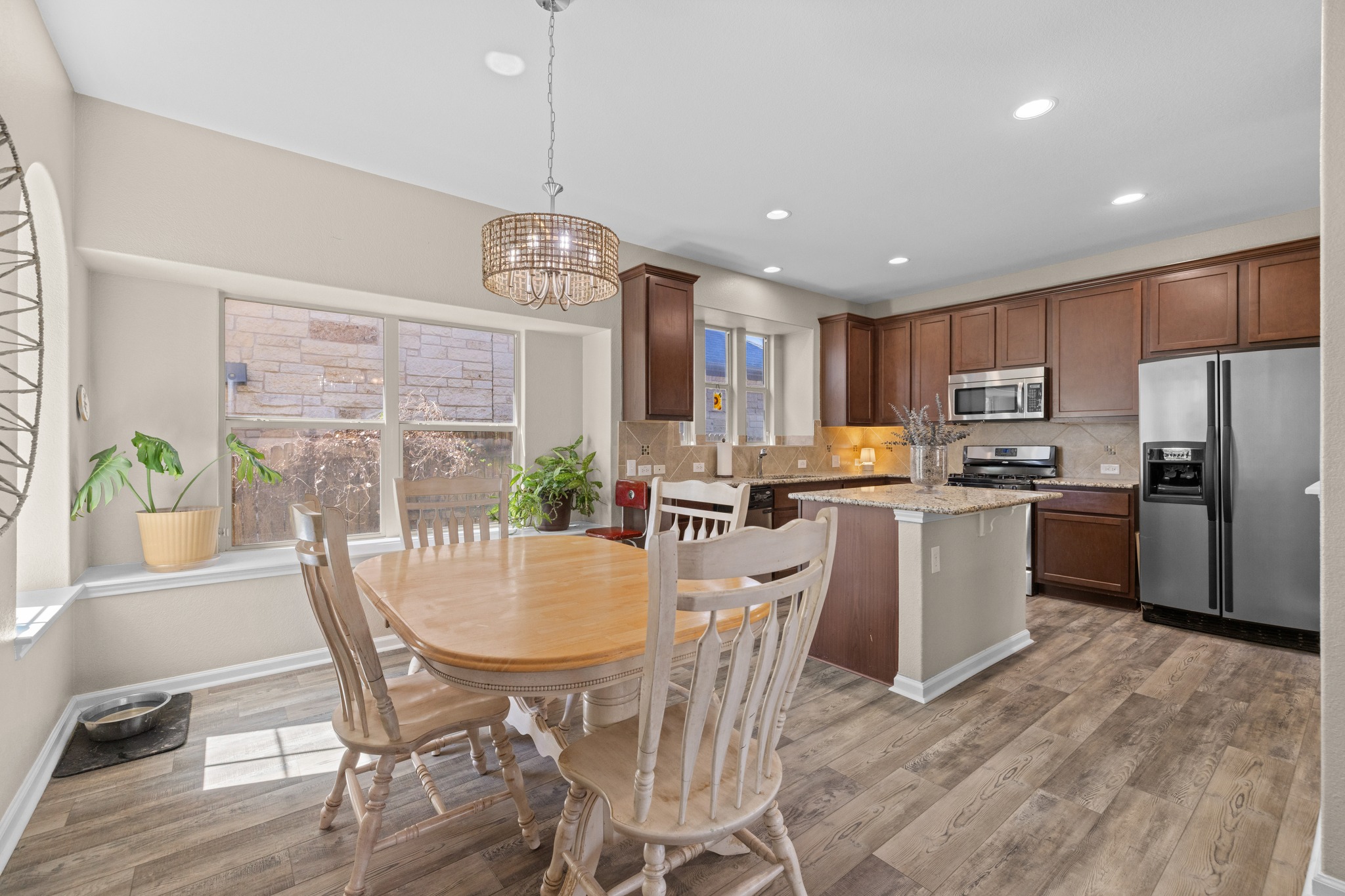 222 Sycamore Street Georgetown, TX 78633 - Photo 6 of 32