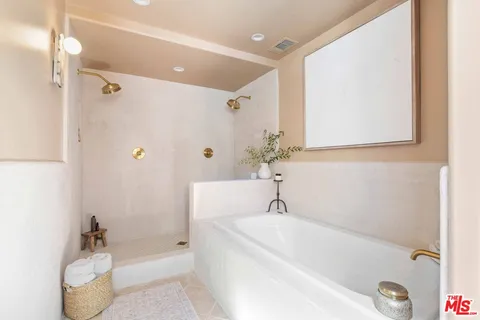 $1,999,999 | 3339 Bennett Drive, Los Angeles, CA 90068