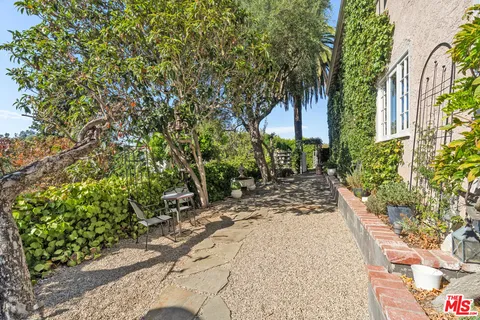 $1,999,999 | 3339 Bennett Drive, Los Angeles, CA 90068