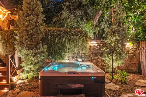 $1,999,999 | 3339 Bennett Drive, Los Angeles, CA 90068