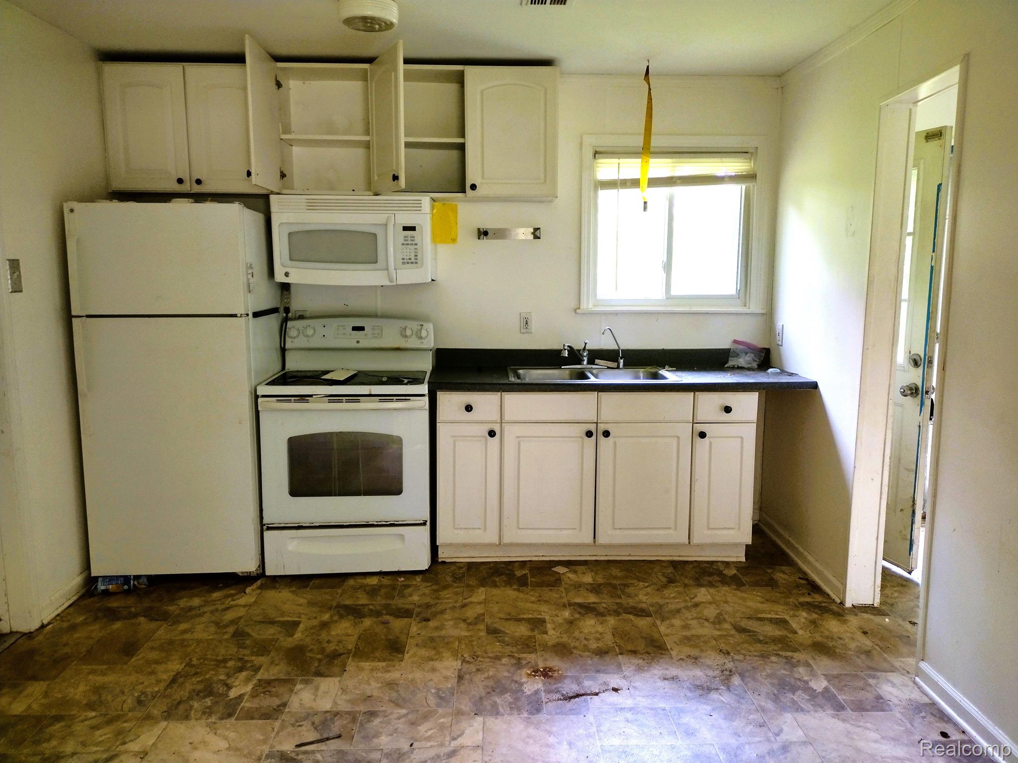 37314 Bendix Street Wayne, MI 48184 - Photo 4 of 8 Gallery Image 4