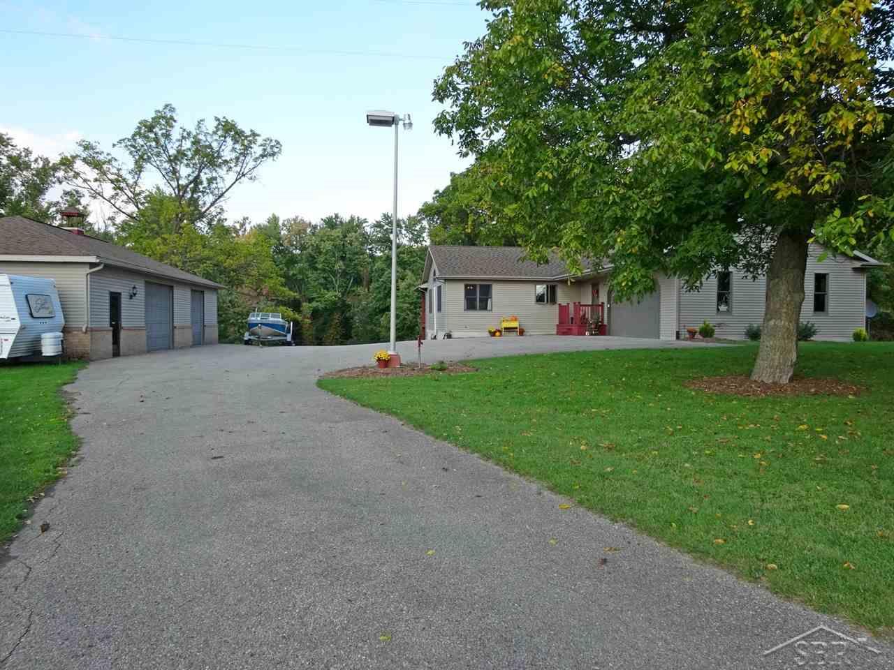 9830 North River Road Freeland, MI 48623 - Photo 37 of 43 31304770-36.JPG