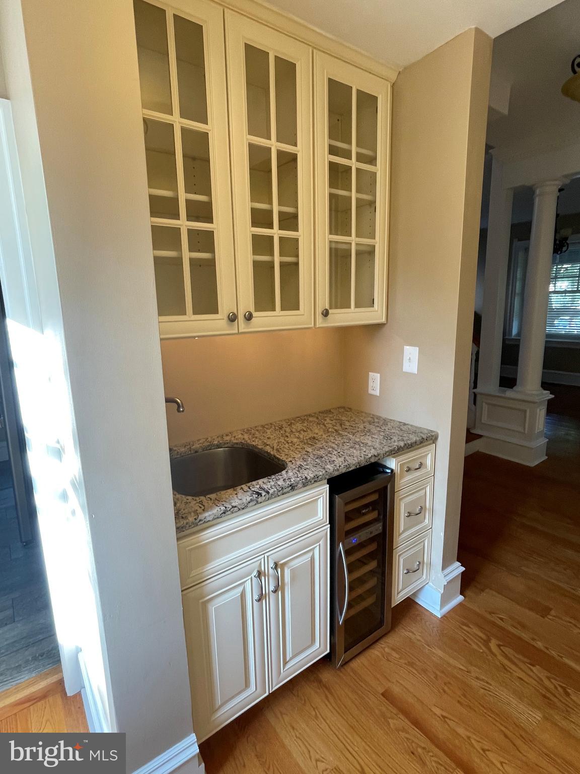 17 Tenby Road Havertown, PA 19083 - Photo 12 of 28 Wet bar