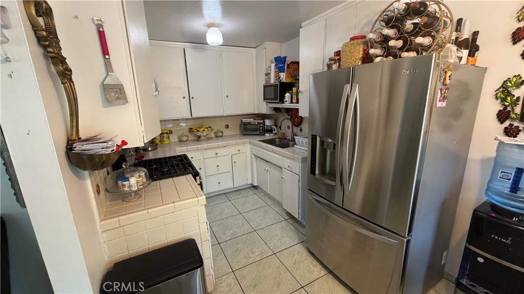 48 Paradise Carson, CA 90745 - Photo 7 of 15