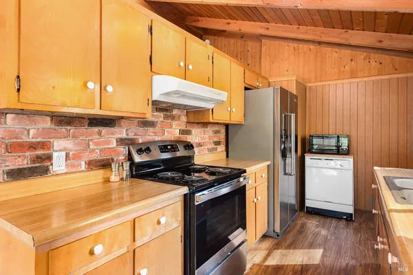 $575,000 | 13320 Estate Drive, Boonville, CA 95415