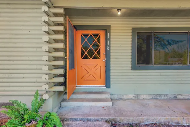 a view of entrance door of the house