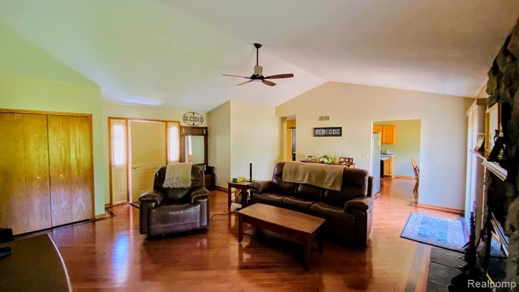 8370 Rustic Trail Linden, MI 48451 - Photo 17 of 46 Great Room view.jpg
