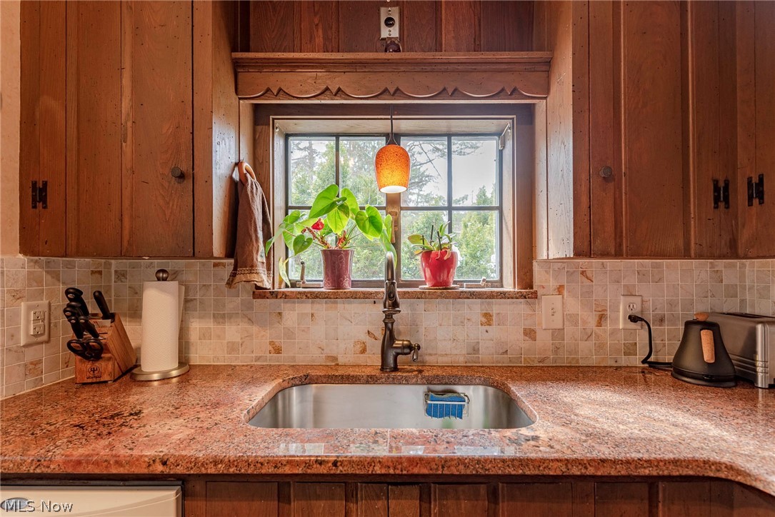 4230 Lander Road Chagrin Falls, OH 44022 - Photo 11 of 29 Gallery Image 11
