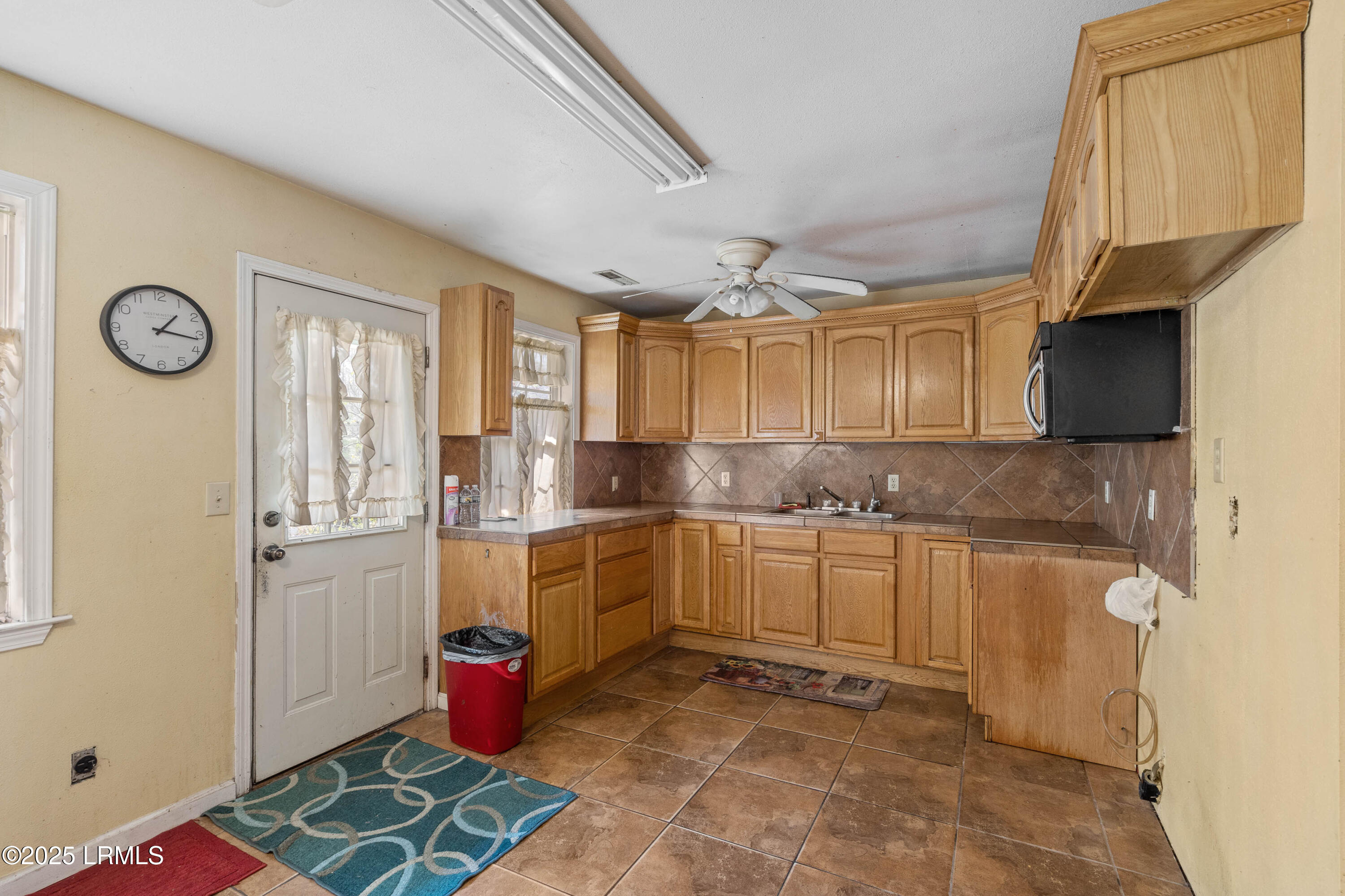592 Old House Road Ridgeland, SC 29936 - Photo 12 of 33 592 Old House-13