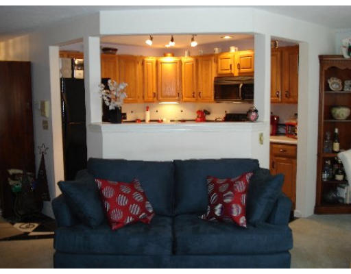 1103 Ridgefield Circle, Unit B Clinton, MA 01510 - Photo 4 of 16 Gallery Image 4
