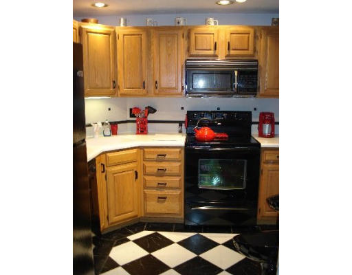 1103 Ridgefield Circle, Unit B Clinton, MA 01510 - Photo 5 of 16 Gallery Image 5