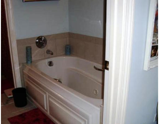 1103 Ridgefield Circle, Unit B Clinton, MA 01510 - Photo 10 of 16 Gallery Image 10