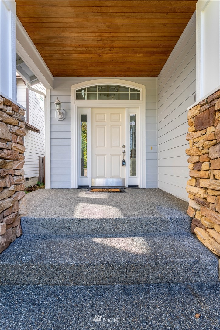1416 Camas Place Northeast Renton, WA 98056 - Photo 2 of 26 Gallery Image 2