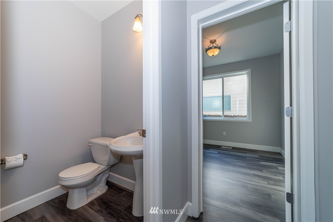 1416 Camas Place Northeast Renton, WA 98056 - Photo 11 of 26 Gallery Image 11