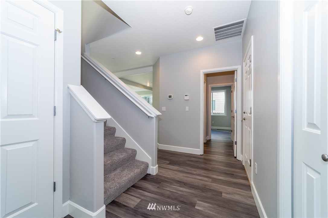 1416 Camas Place Northeast Renton, WA 98056 - Photo 12 of 26 Gallery Image 12