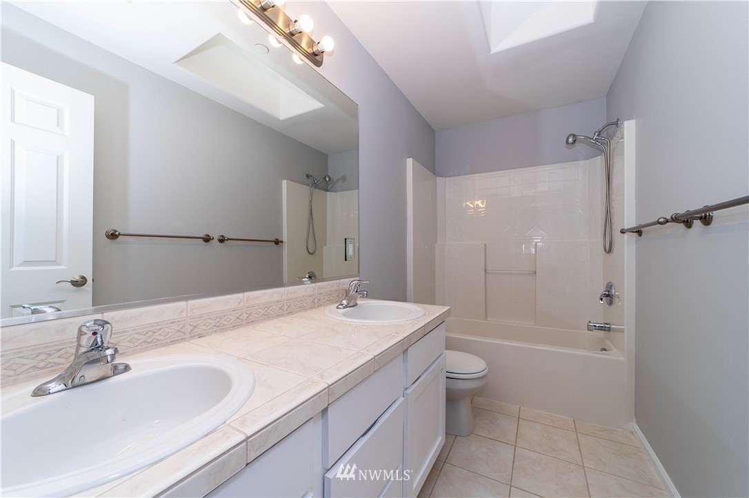 1416 Camas Place Northeast Renton, WA 98056 - Photo 23 of 26 Gallery Image 23