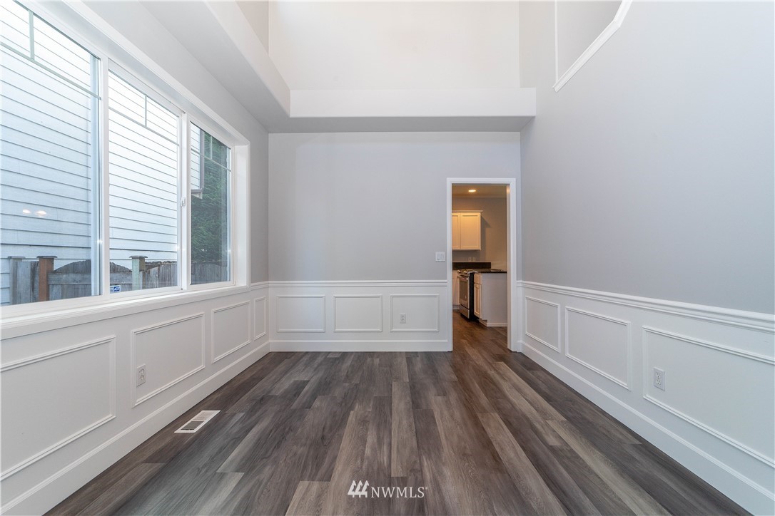 1416 Camas Place Northeast Renton, WA 98056 - Photo 4 of 26 Gallery Image 4