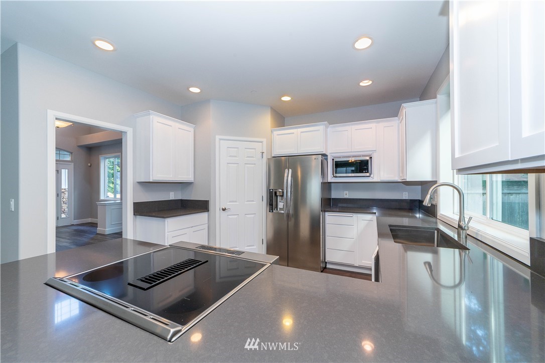 1416 Camas Place Northeast Renton, WA 98056 - Photo 6 of 26 Gallery Image 6