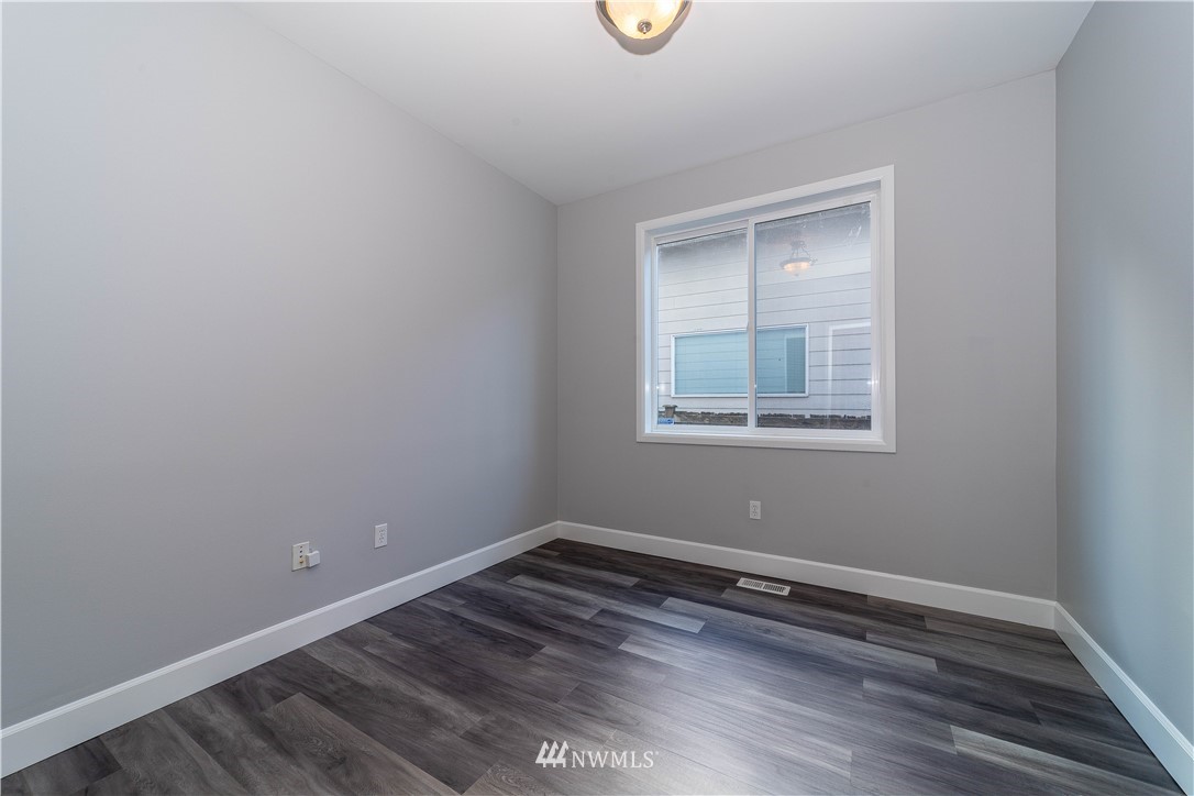 1416 Camas Place Northeast Renton, WA 98056 - Photo 10 of 26 Gallery Image 10