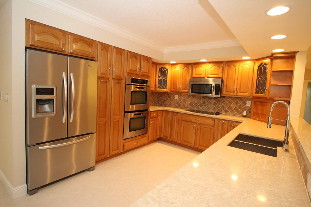1660 Southwest 8th Avenue Boca Raton, FL 33486 - Photo 7 of 26 Kitchen w/New SS appliances