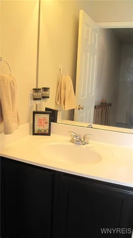 $325,000 | 6344 Green Valley Lane, Lockport Town, NY 14094