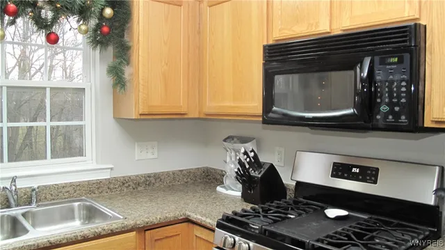 $325,000 | 6344 Green Valley Lane, Lockport Town, NY 14094