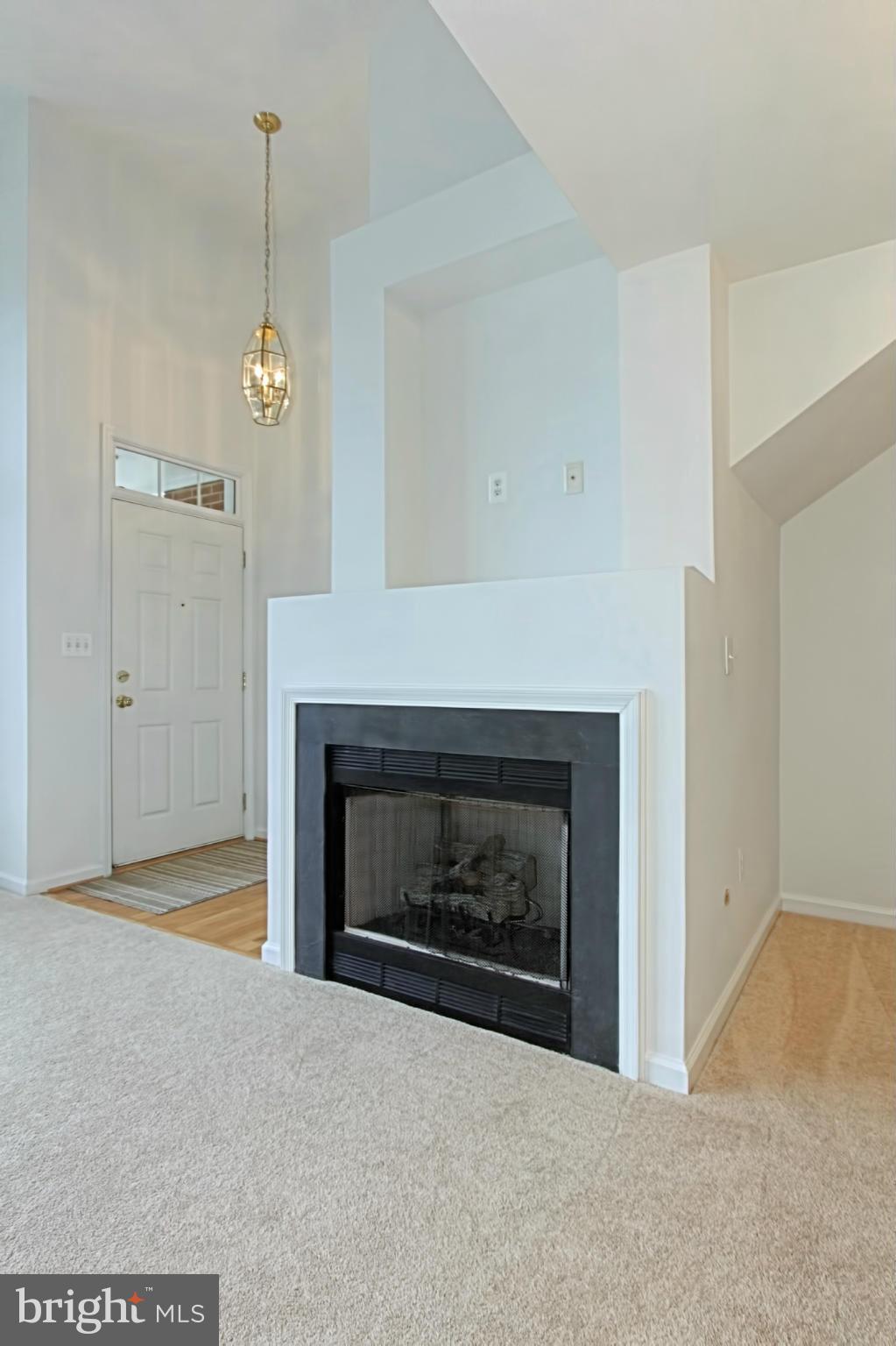 42240 Black Rock Terrace, Unit 1003 Stone Ridge, VA 20105 - Photo 13 of 30 Living Room