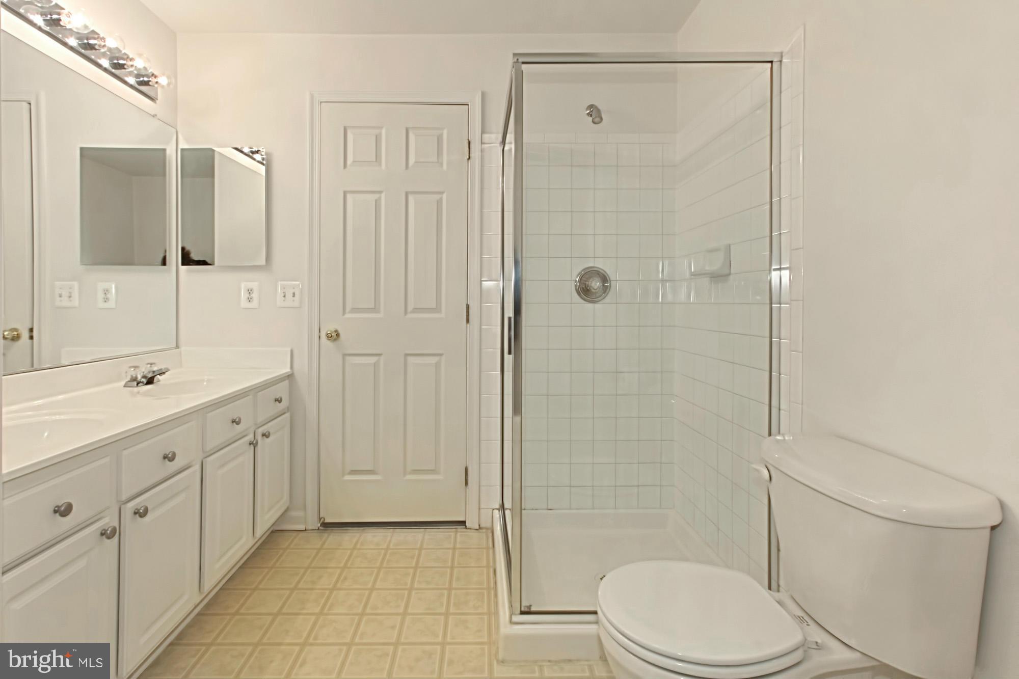 42240 Black Rock Terrace, Unit 1003 Stone Ridge, VA 20105 - Photo 24 of 30 Bath