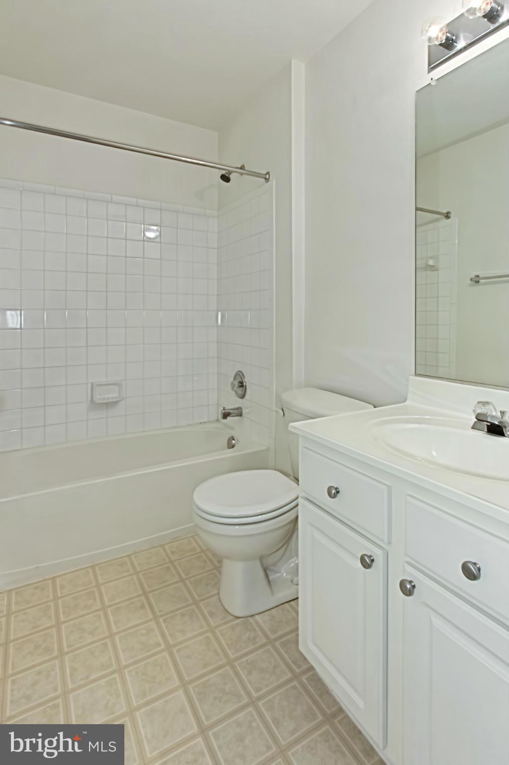 42240 Black Rock Terrace, Unit 1003 Stone Ridge, VA 20105 - Photo 27 of 30 Bath
