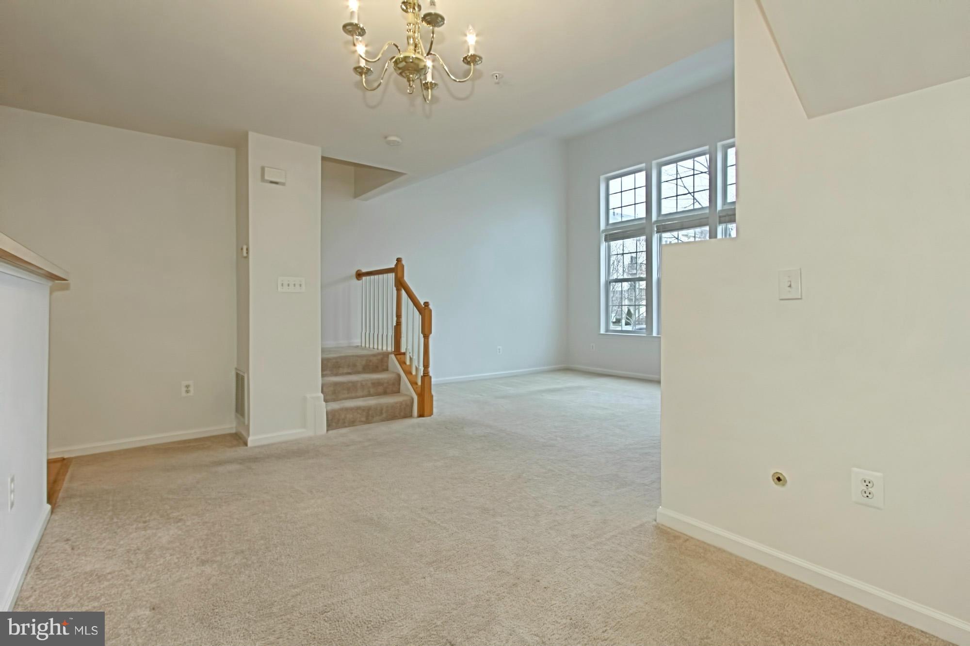 42240 Black Rock Terrace, Unit 1003 Stone Ridge, VA 20105 - Photo 5 of 30 Living Room