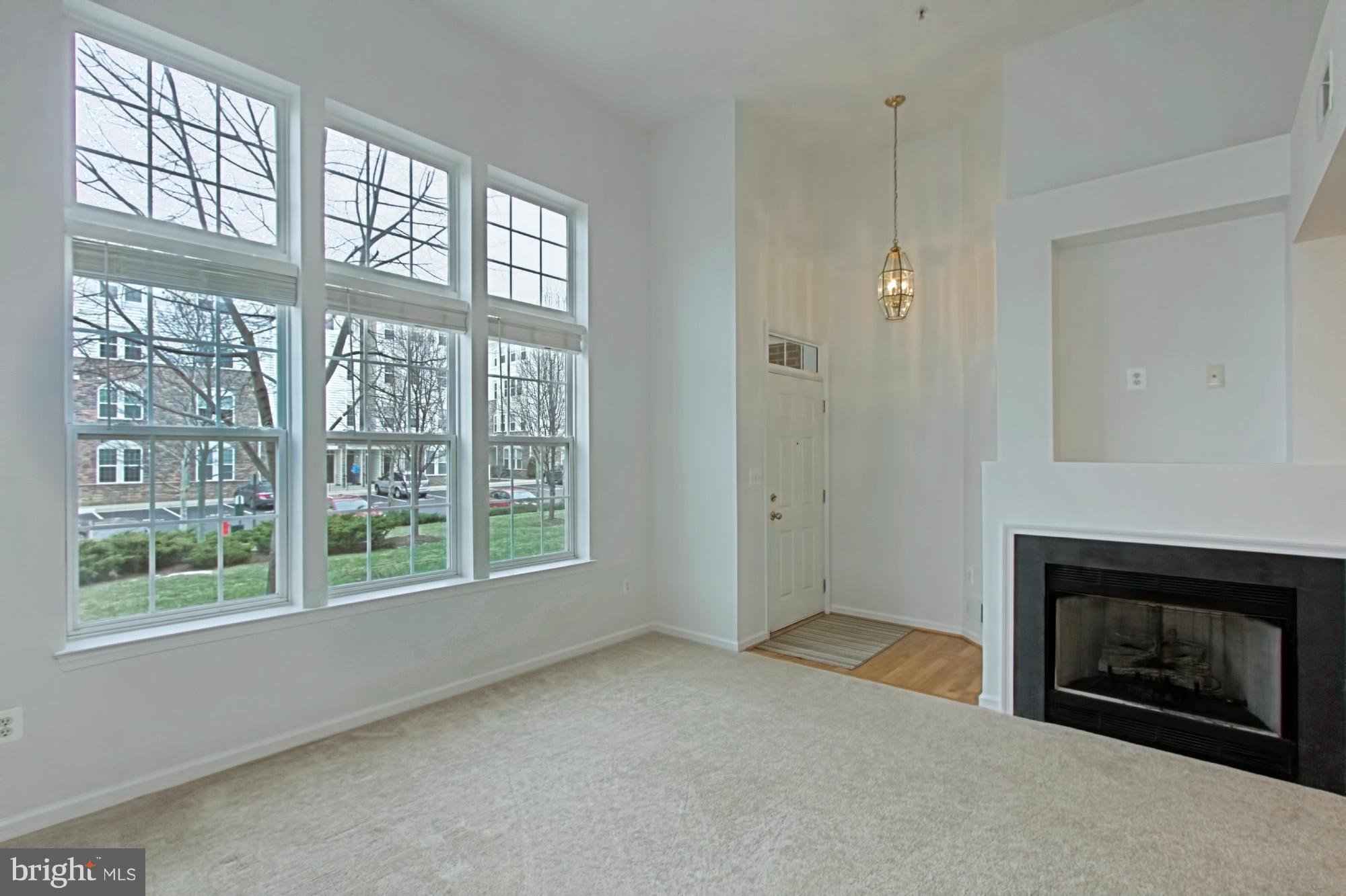 42240 Black Rock Terrace, Unit 1003 Stone Ridge, VA 20105 - Photo 7 of 30 Living Room